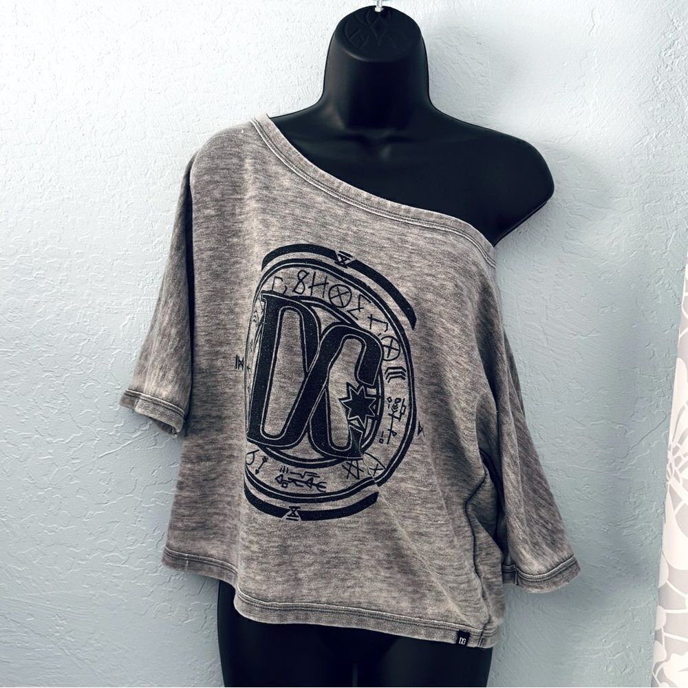 DC Gray Acid Washed Graphic Cropped Shirt 3/4 Sleeve Size Small